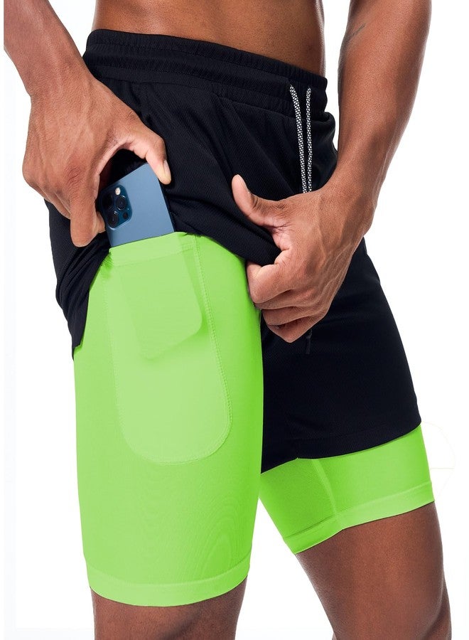 Surenow شورت رياضي رجالي من Surenow، سريع الجفاف، مناسب للتمارين الرياضية، تصميم 2 في 1، طول 5 بوصات، مزود بجيب للهاتف، متوفر باللونين الأسود والأخضر الفاتح. - Image 1